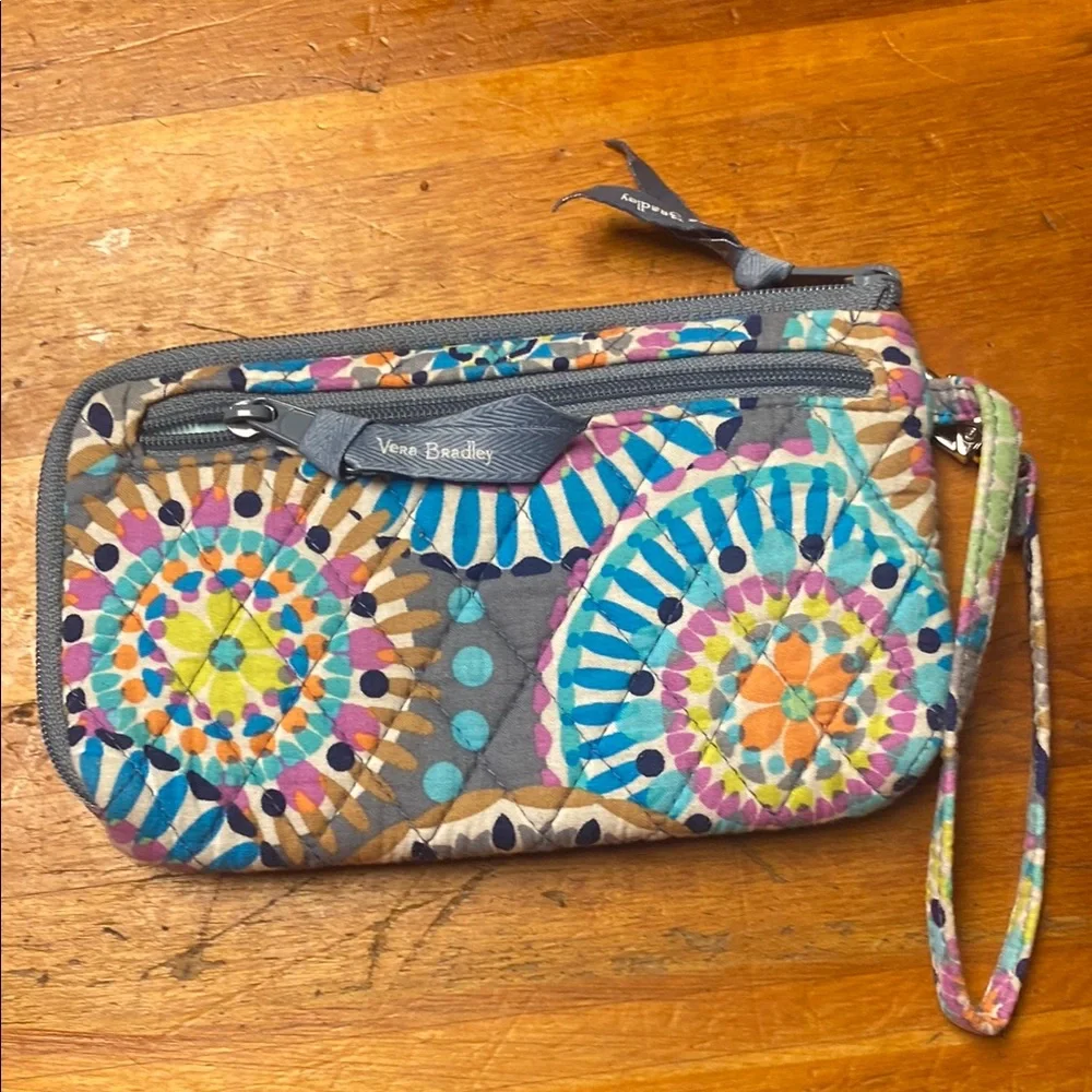 Vera Bradley Colorful Mandala Wristlet Sunny Medallion RFID slim